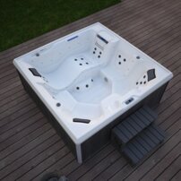 Vírivka Stream Big Bonavista vrátane schodíkov, krytu a ozónovej dezinfekcie