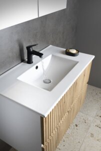 pn380.254828999608640.jpg